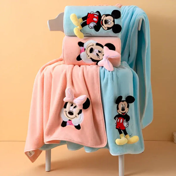 Adorable Mickey & Minnie Mouse Towel